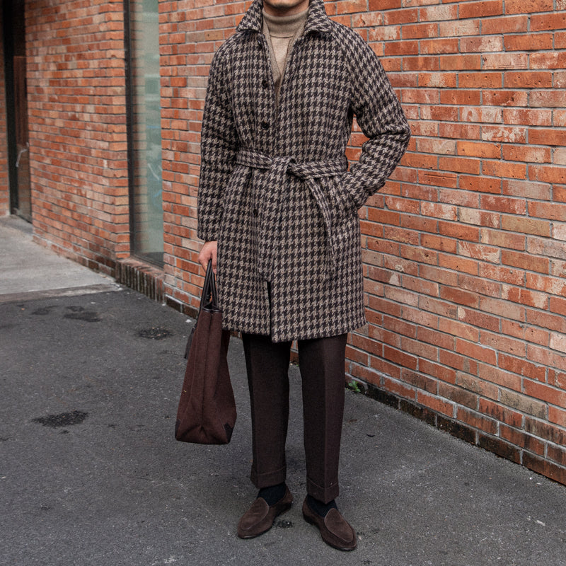 Manteau ceinturé en mélange de laine à motif pied-de-poule d'Édimbourg
