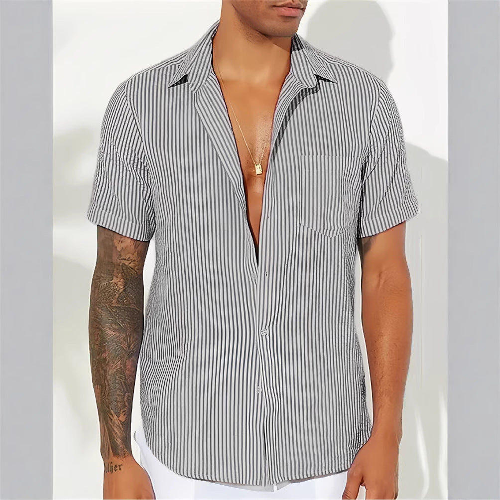 Chemise d'été à fines rayures — Manches courtes